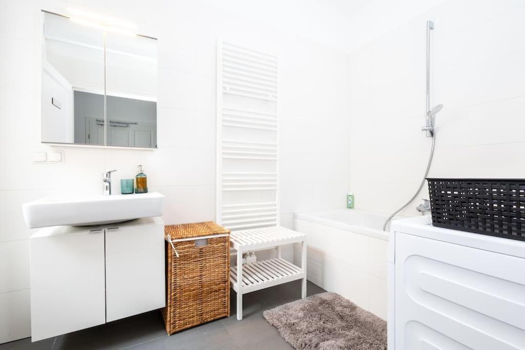 Orestaliving - 2Br On The Danube Canal 维也纳 外观 照片